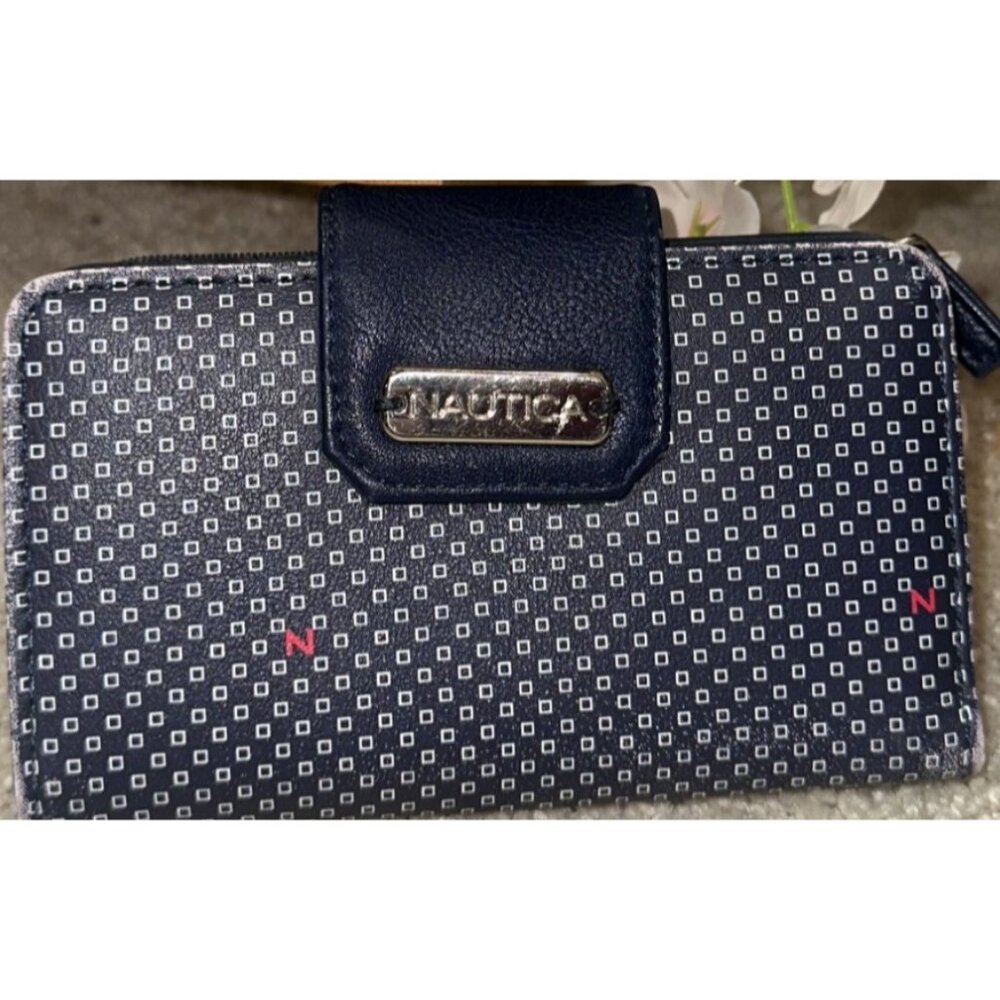 Nautica Womens RFID Protection Wallet Navy Blue & White